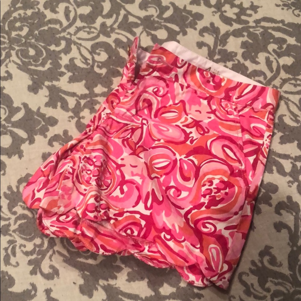 Lilly Pulitzer pink scallop shorts 4 buttercup